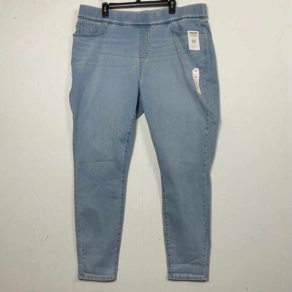 Levi Strauss Women's Totally Shaping Light Blue Pull On Skinny Jeans 22L NWT - Picture 1 of 13